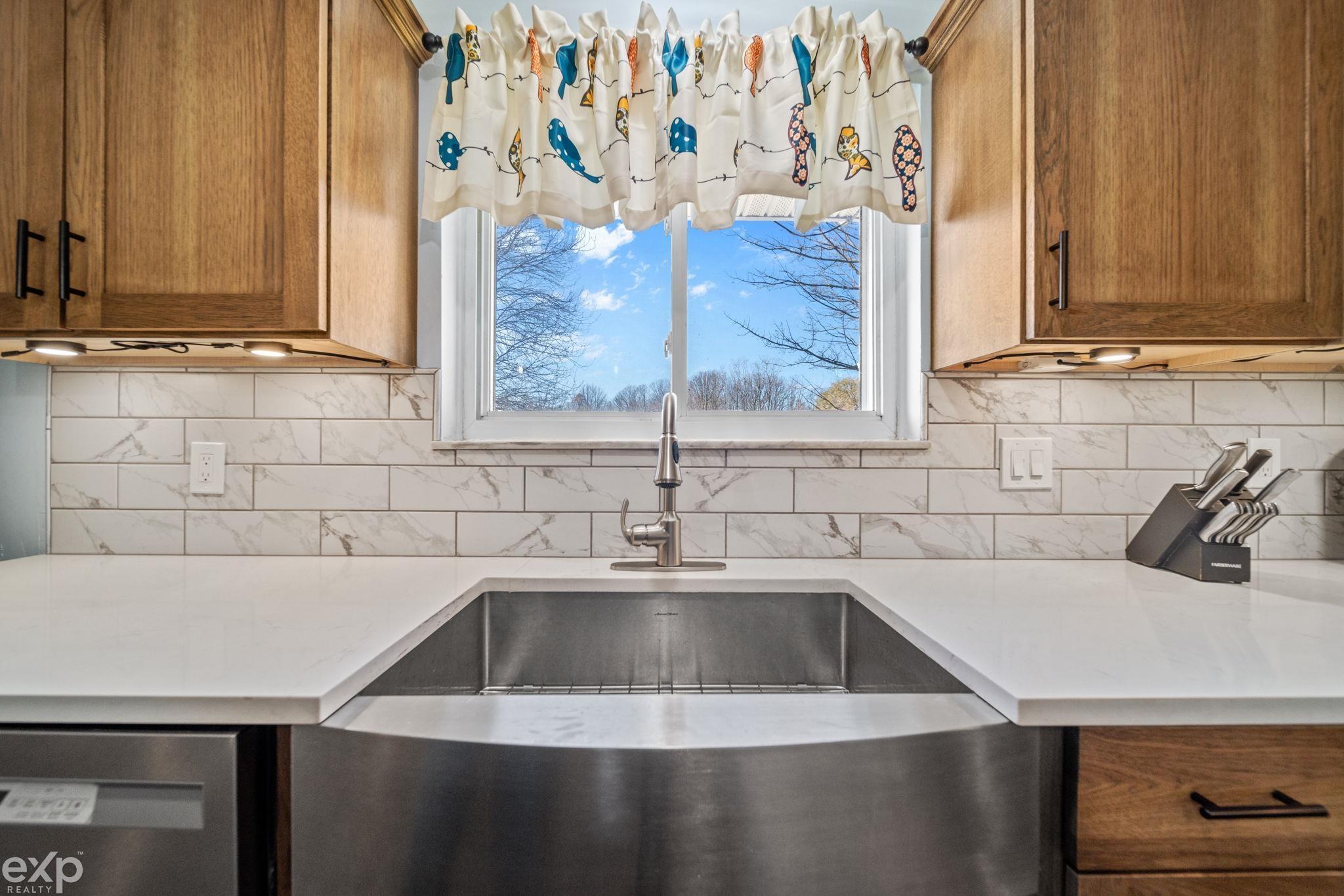 6401 Welch Road Yale, MI 48097 - Photo 6 of 44 50128147-5.JPG