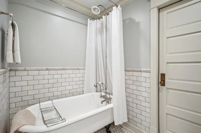 $8,500 | 788 Lake Avenue Northeast, Atlanta, GA 30307