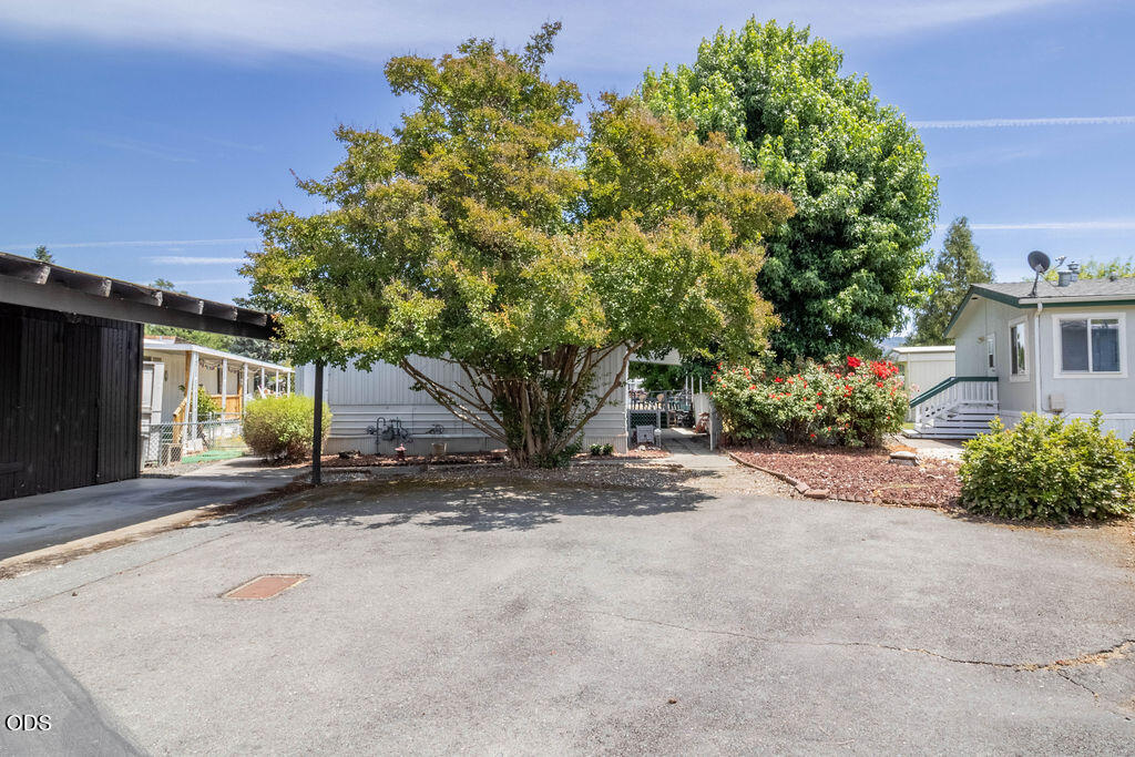 314 Bandy Way Grants Pass, OR 97526 - Photo 2 of 34