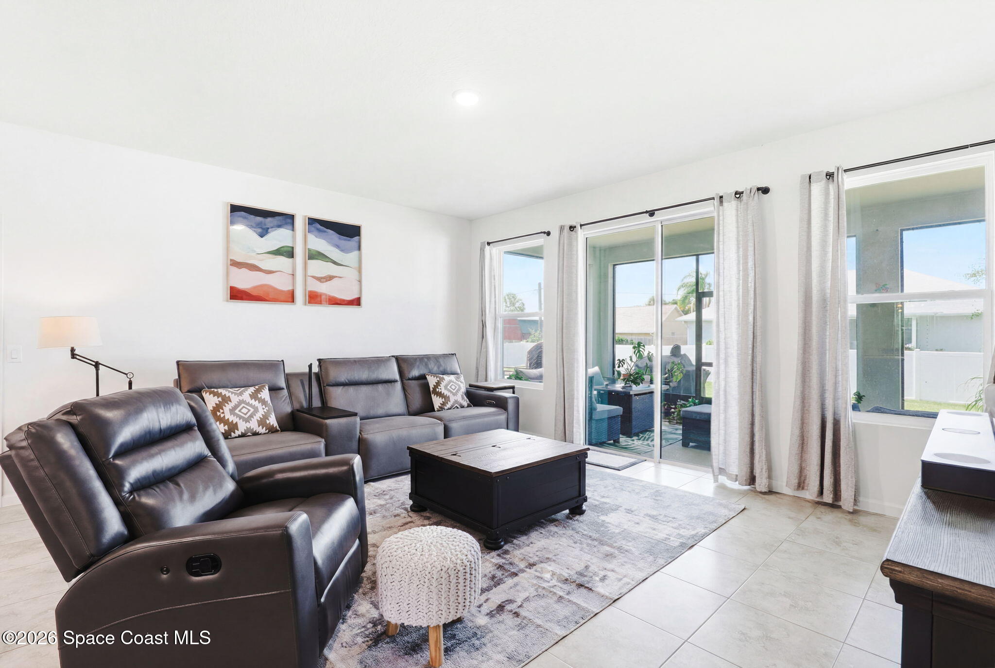 712 Duncan Road Southeast Palm Bay, FL 32909 - Photo 13 of 33 Living Room