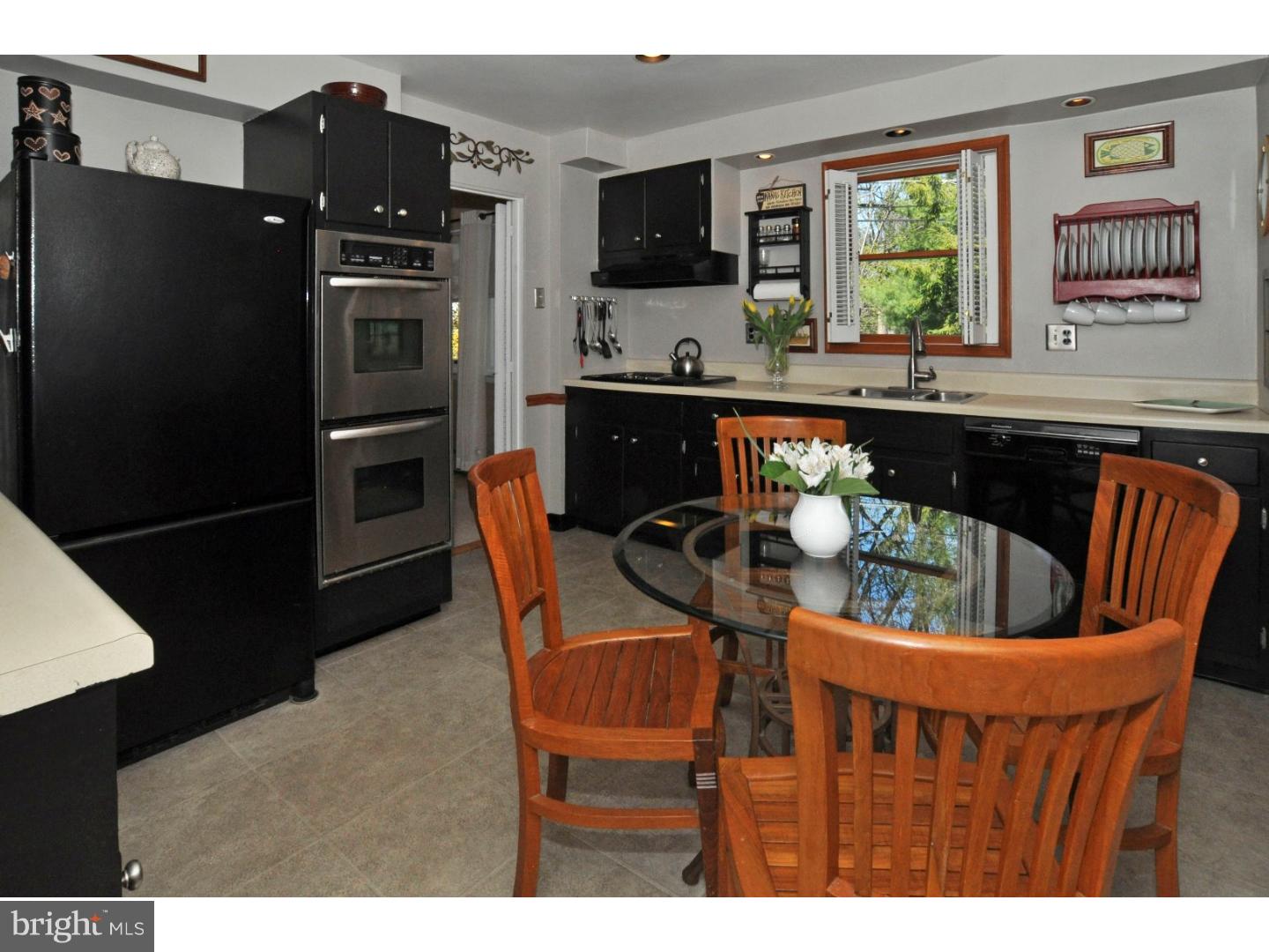 527 Davis Road Cheltenham, PA 19012 - Photo 11 of 25 Kitchen