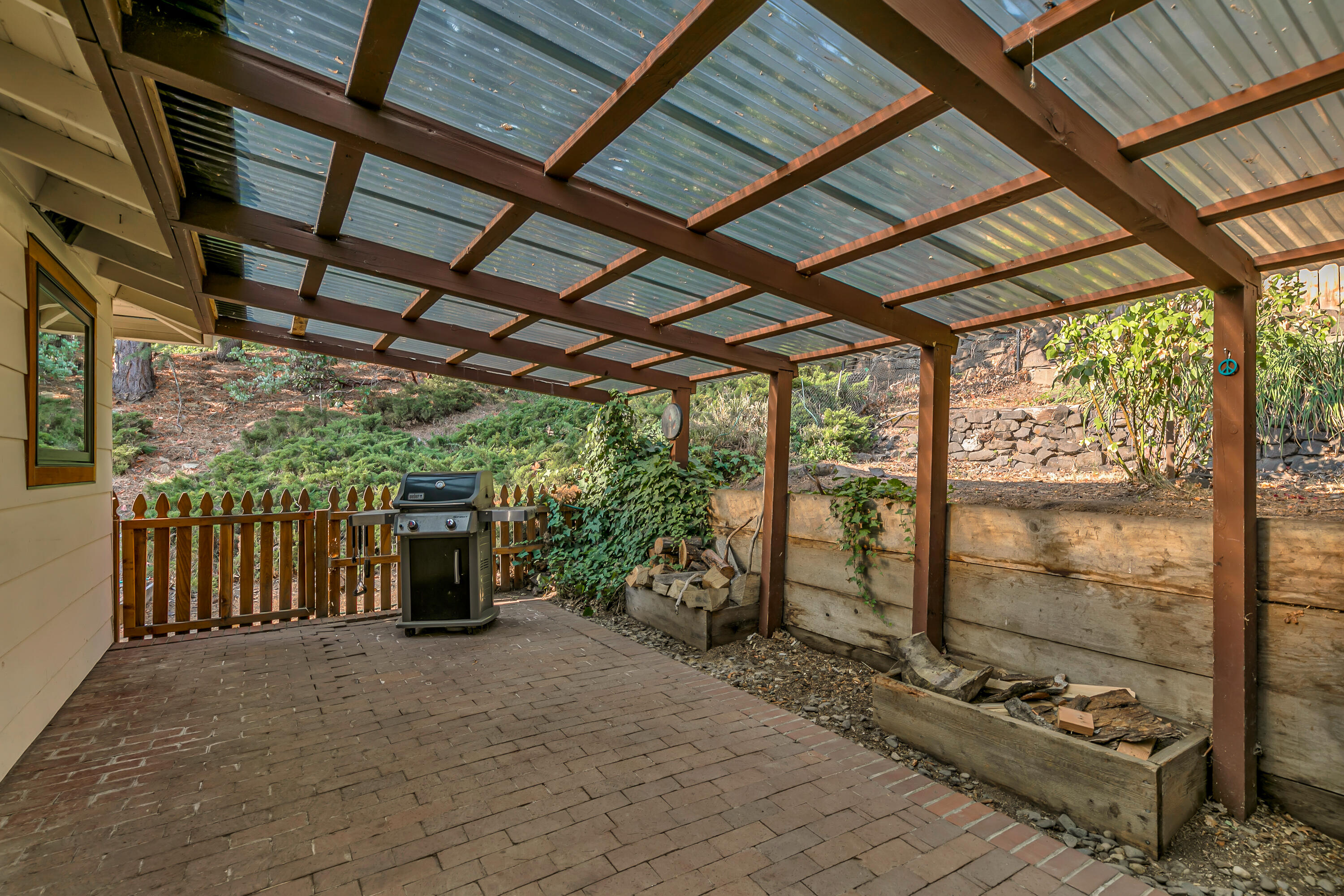 1015 Oneida Circle Ashland, OR 97520 - Photo 10 of 31 1015 Oneida Circle, Ashland, OR 97520