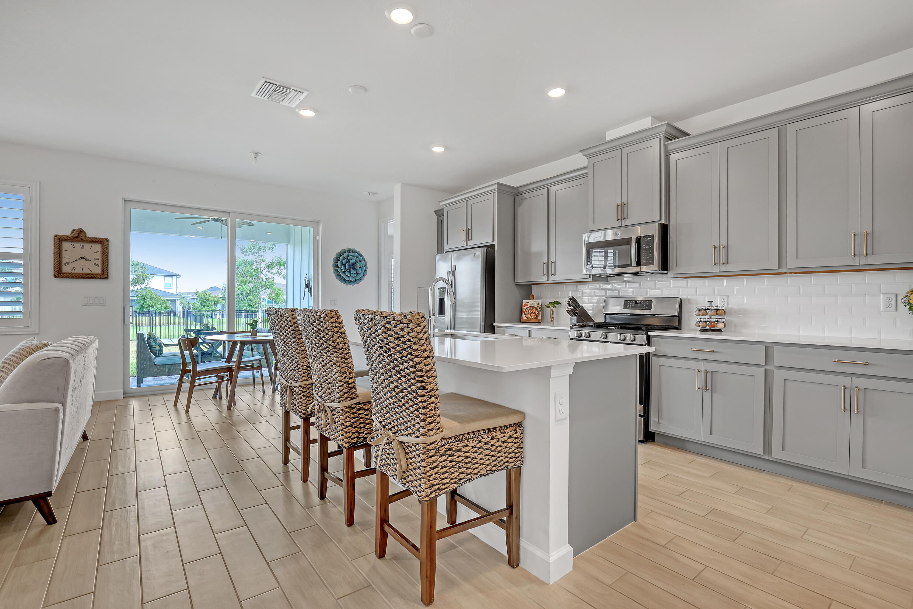 1326 Arrowhead Point Road Loxahatchee, FL 33470 - Photo 10 of 38 1326 Arrowhead (13)