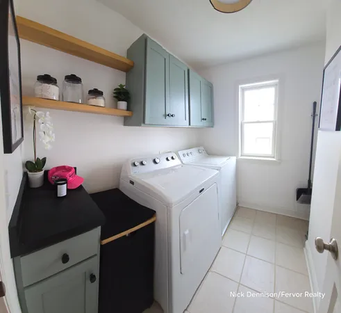 $290,000 | 613 South Grand Avenue, Lansing, MI 48933