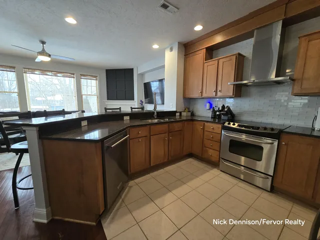 $290,000 | 613 South Grand Avenue, Lansing, MI 48933