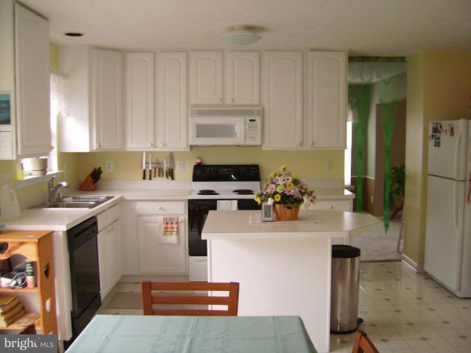 476 Manor Road Aberdeen, MD 21001 - Photo 5 of 13 Kitchen