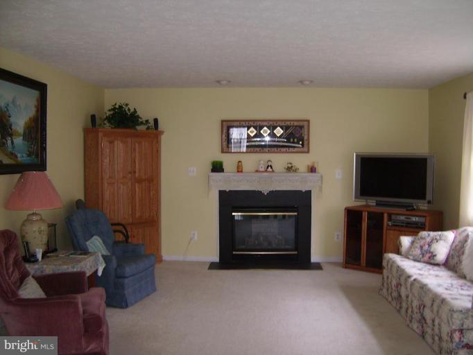 476 Manor Road Aberdeen, MD 21001 - Photo 6 of 13 Family Room