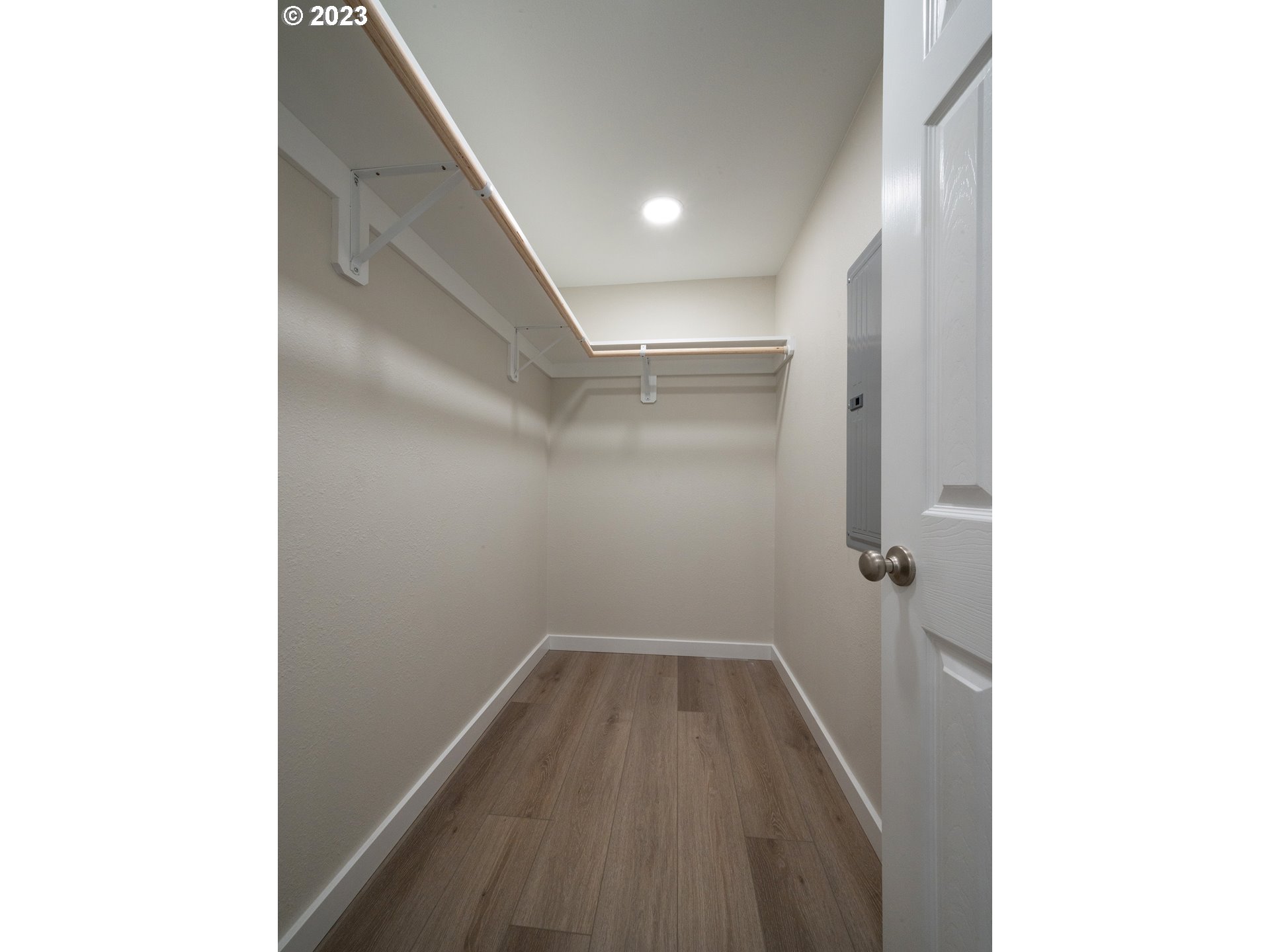 5131 Daisy Street Springfield, OR 97478 - Photo 24 of 45 a view of a hallway