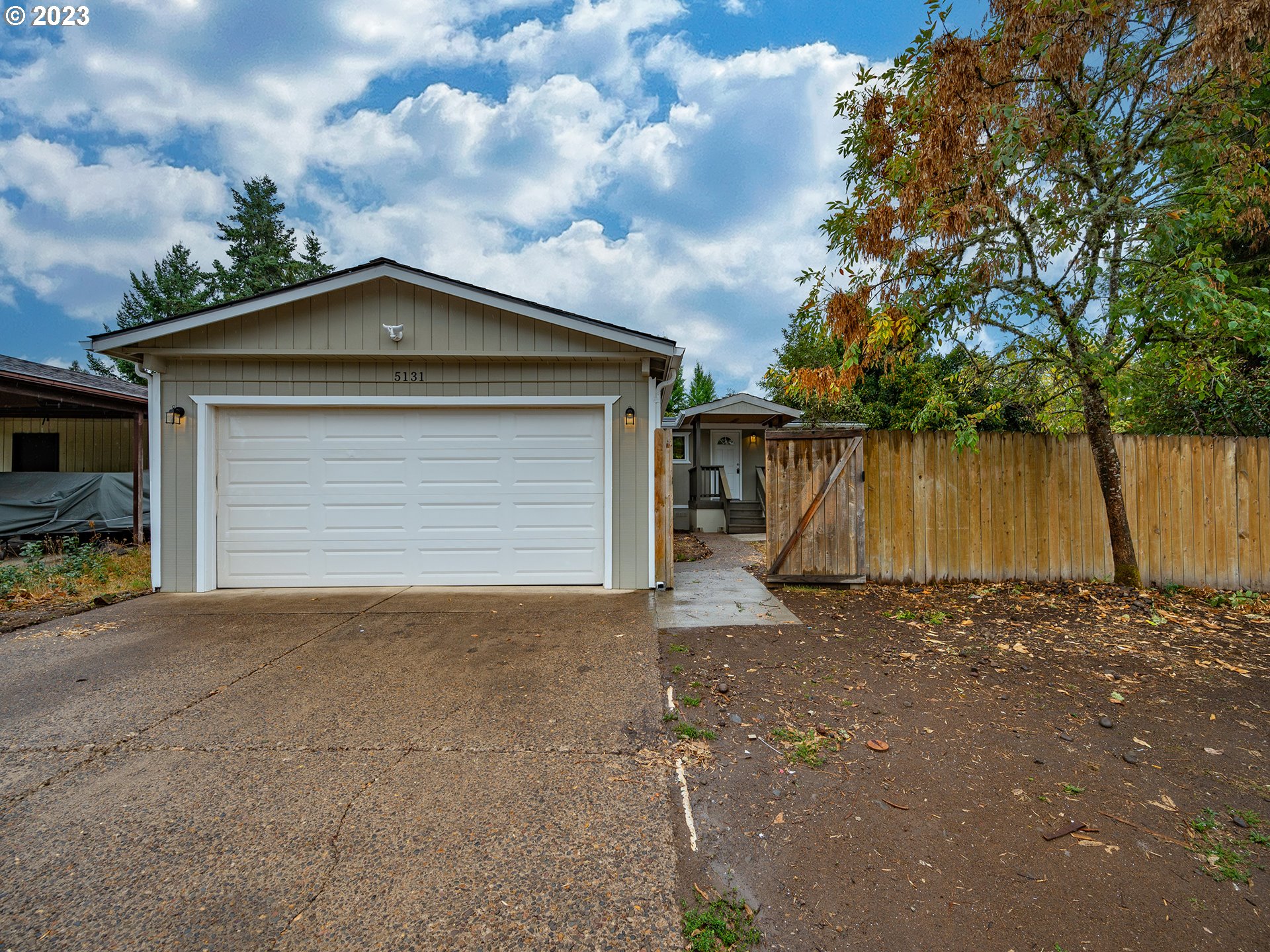 5131 Daisy Street Springfield, OR 97478 - Photo 44 of 45 a view of backyard of house