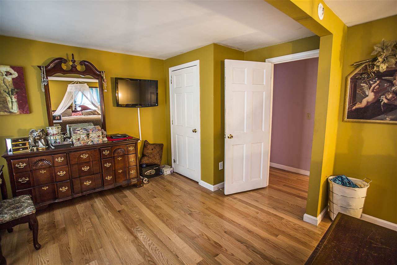 99 Rockingham Road Derry, NH 03038 - Photo 15 of 23
