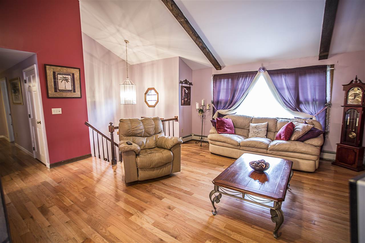 99 Rockingham Road Derry, NH 03038 - Photo 3 of 23