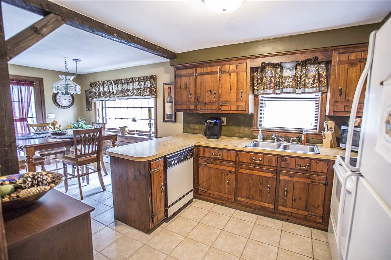 99 Rockingham Road Derry, NH 03038 - Photo 8 of 23