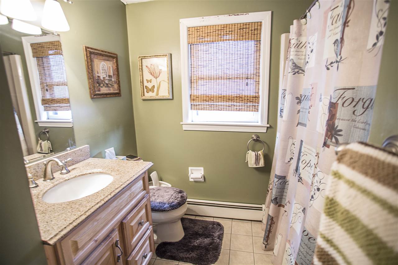 99 Rockingham Road Derry, NH 03038 - Photo 10 of 23