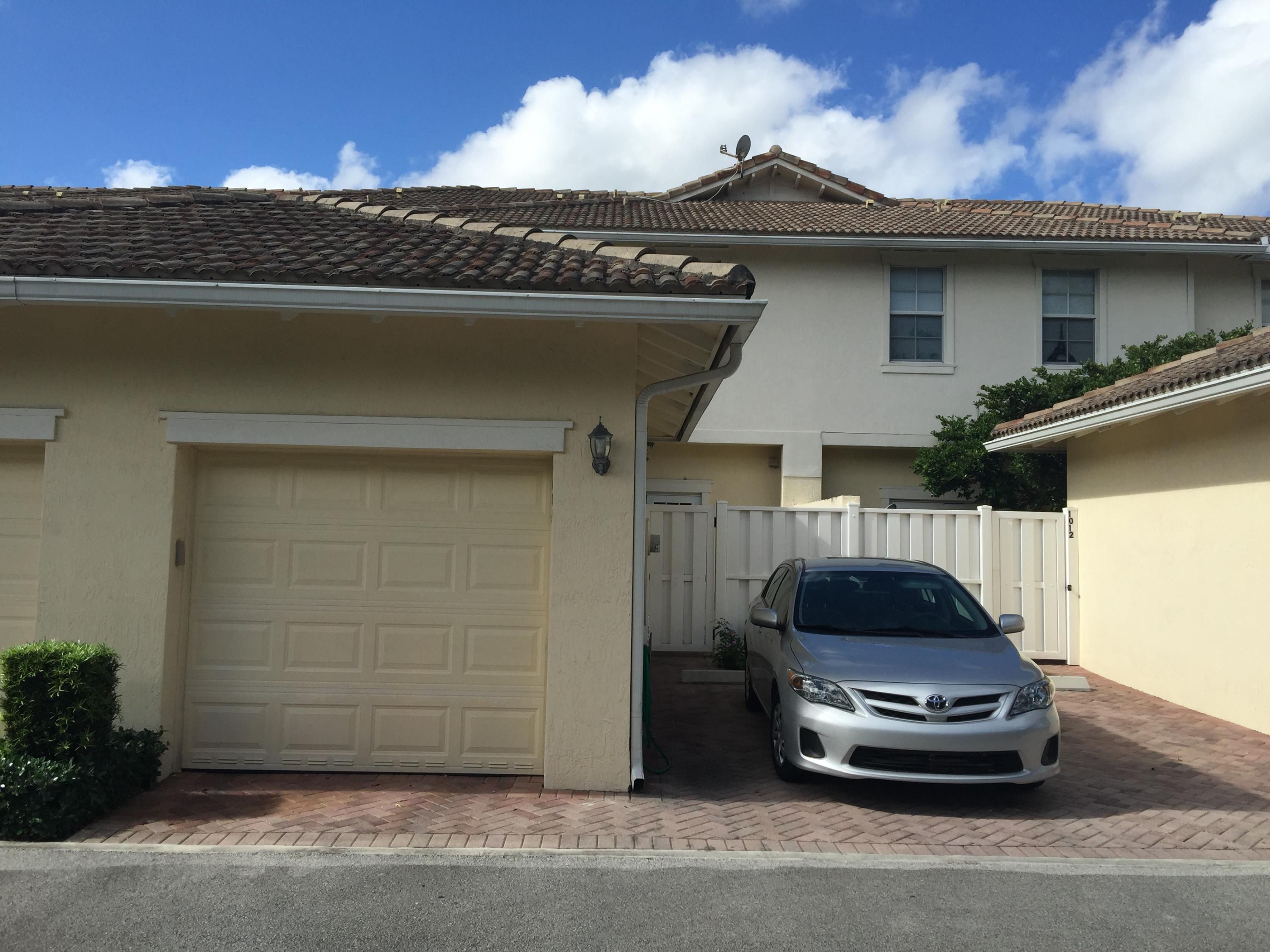 1004 Northwest 18th Avenue Boca Raton, FL 33431 - Photo 19 of 27 Garage view