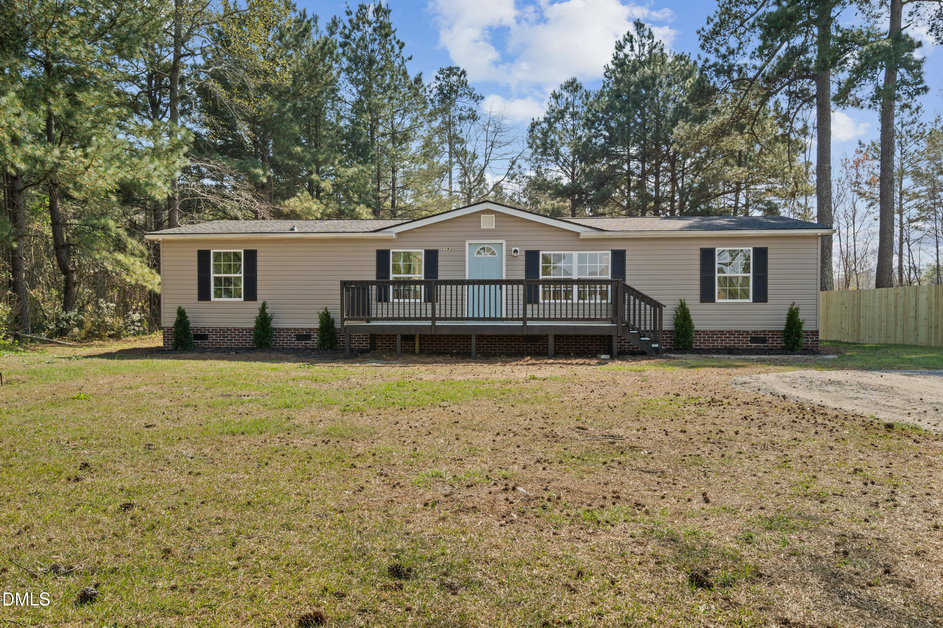 193 John L Road Maxton, NC 28364 - Photo 1 of 31 DSC01622