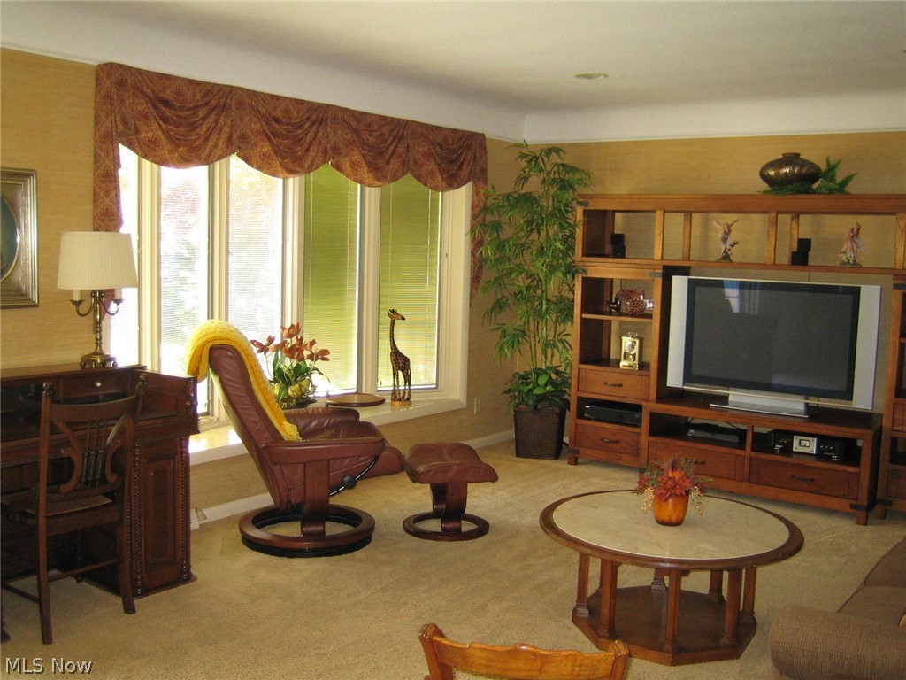 38025 Bainbridge Road Solon, OH 44139 - Photo 6 of 26 Gallery Image 6
