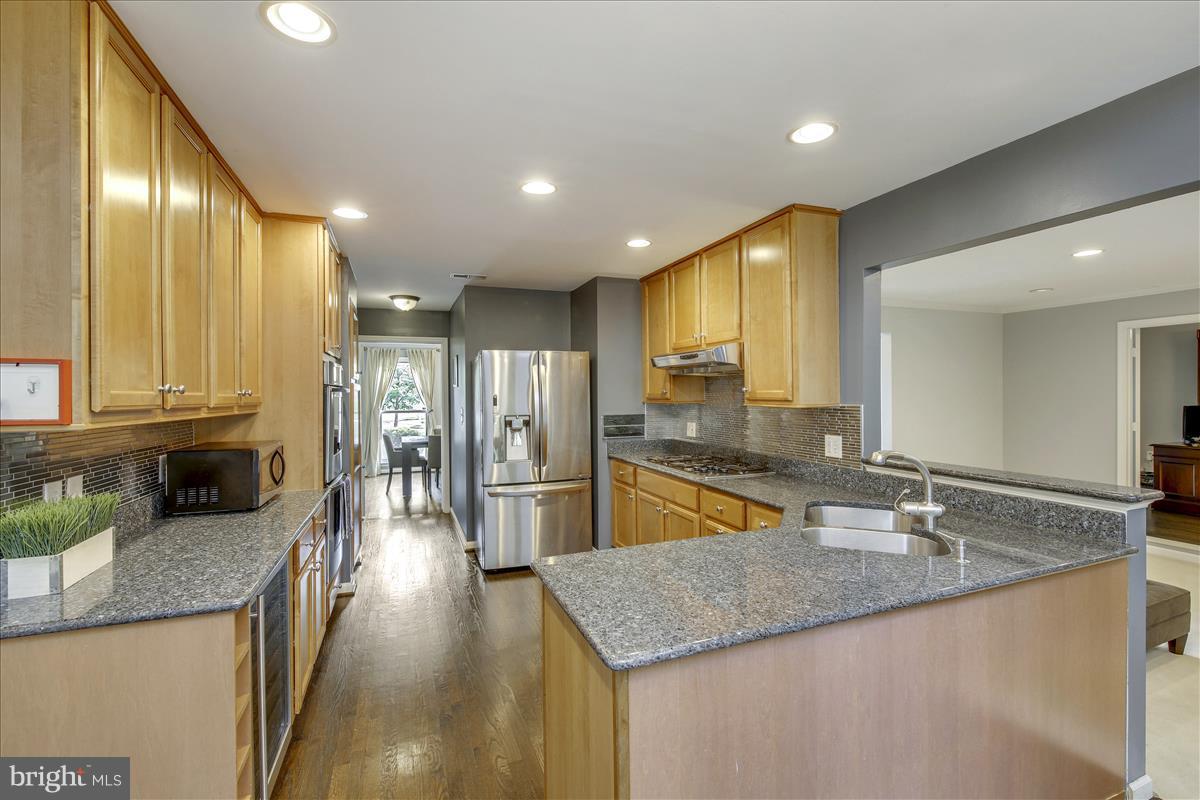 13121 Riviera Terrace Silver Spring, MD 20904 - Photo 6 of 30 Terrific Kitchen w/Granite & Stainless
