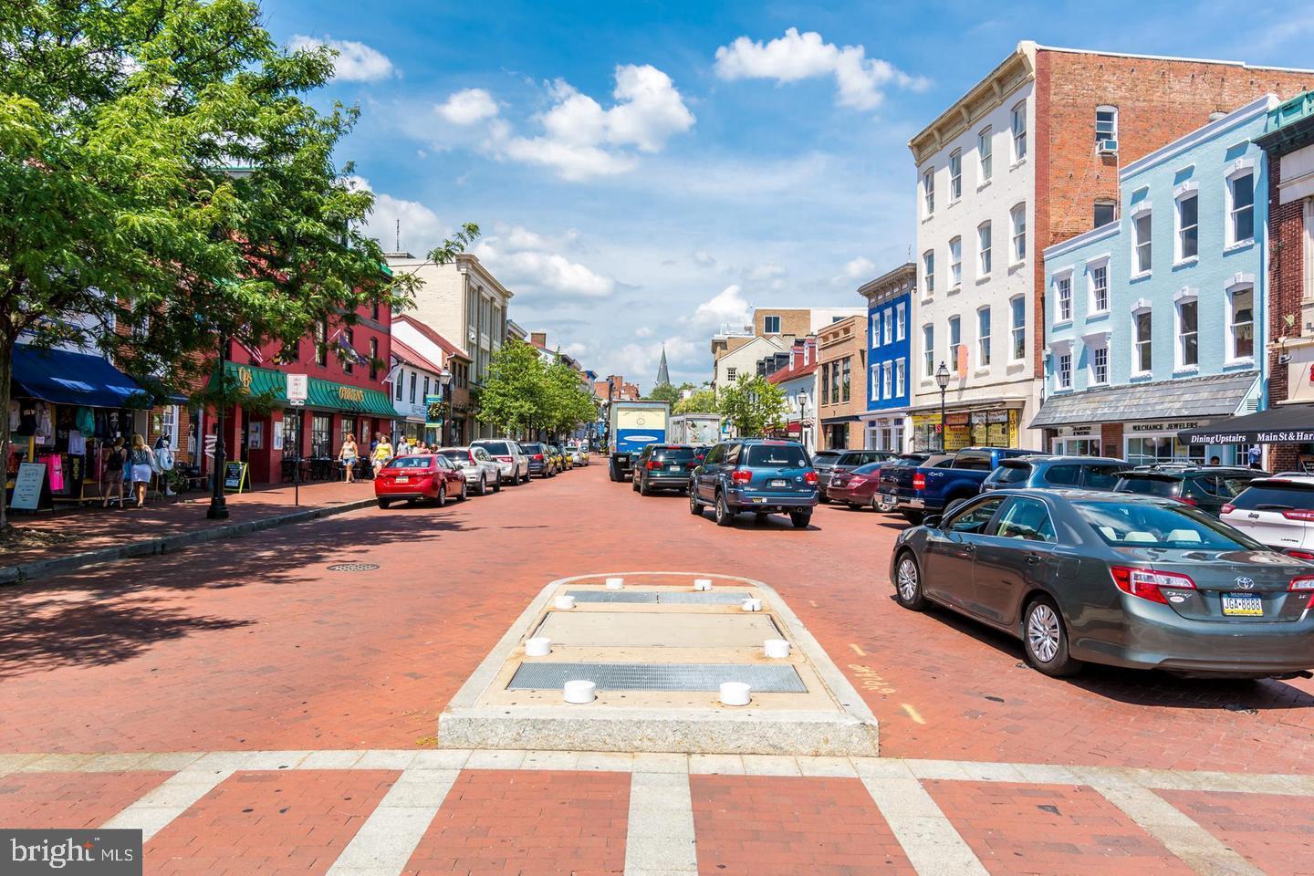 151 Duke Of Gloucester Street Annapolis, MD 21401 - Photo 25 of 28 a car parked in front of a building