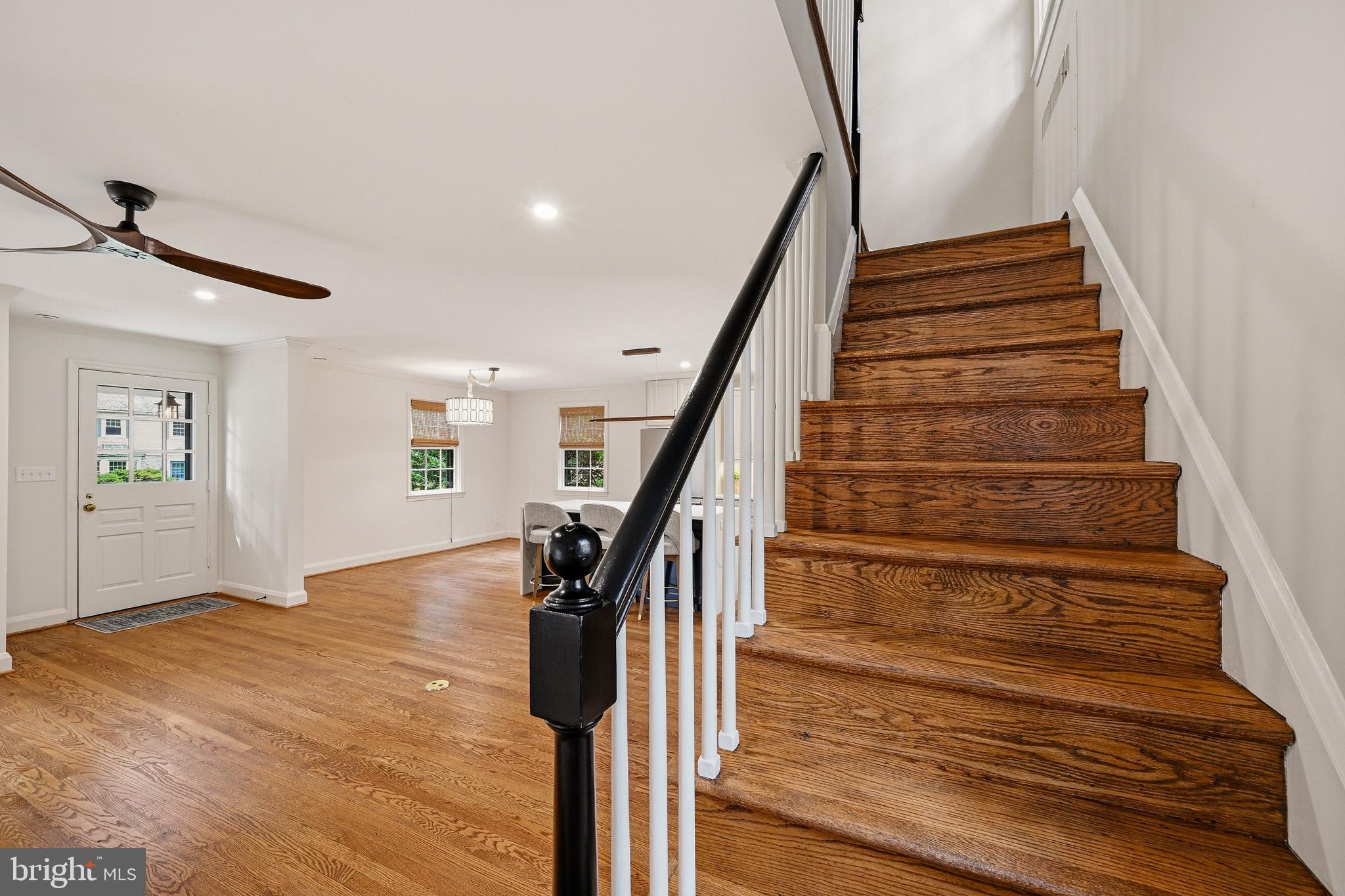 6905 Kenleigh Road Baltimore, MD 21212 - Photo 25 of 51 Staircase to upper level