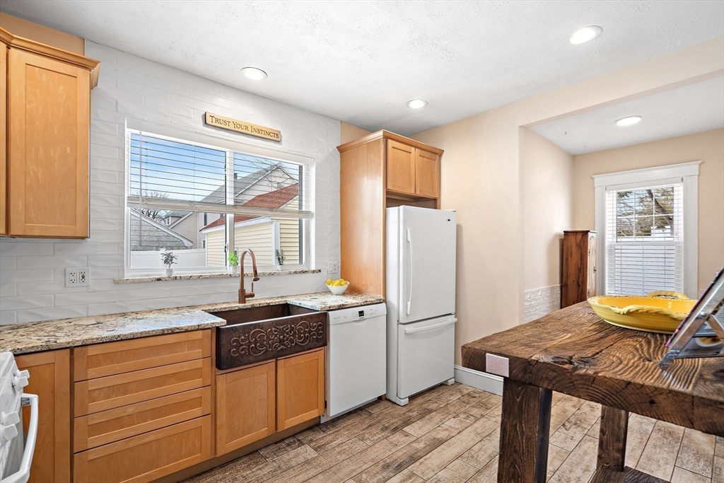 54 Clements Road Waltham, MA 02453 - Photo 3 of 36 Gallery Image 3