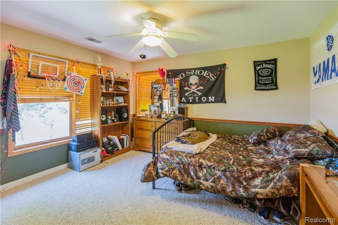 18016 Meridian Road Grosse Ile, MI 48138 - Photo 21 of 36 19.jpg