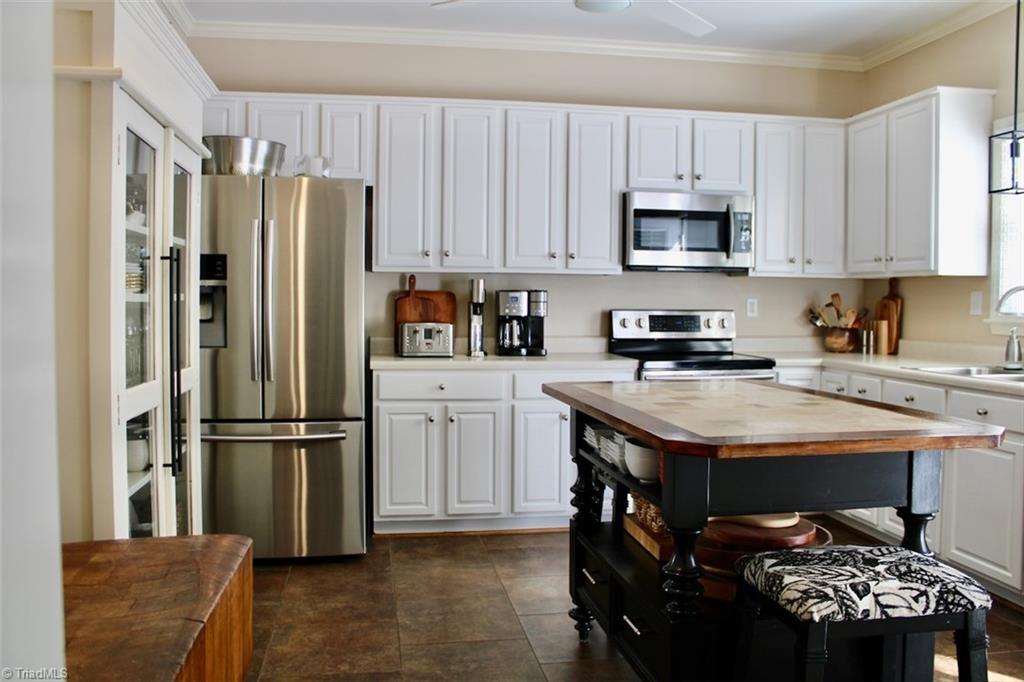6907 Bridgewood Road Clemmons, NC 27012 - Photo 4 of 39