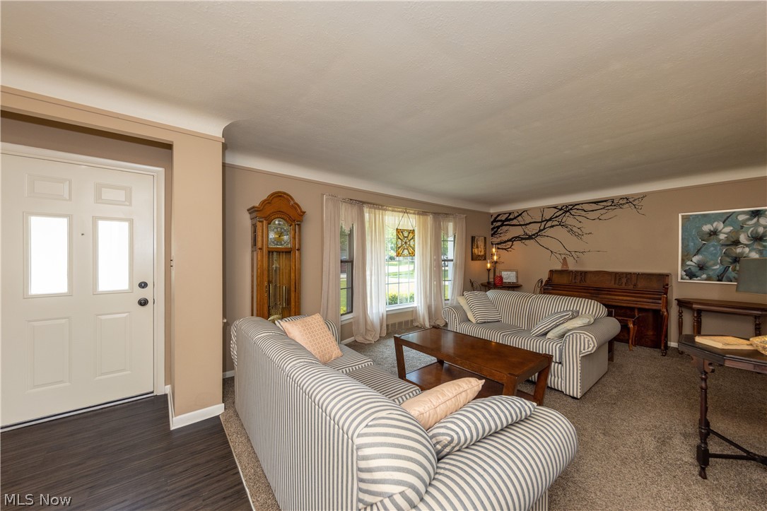 1012 Professor Road Cleveland, OH 44124 - Photo 2 of 24