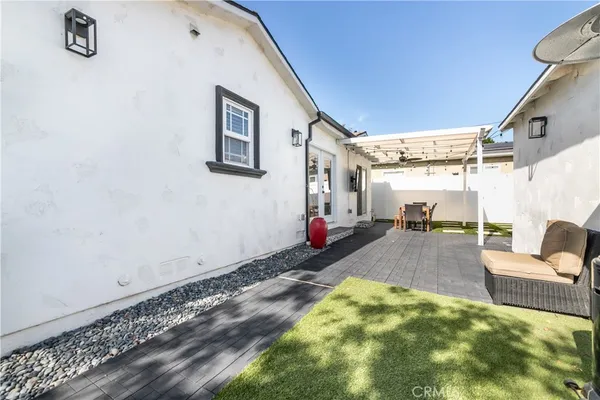 $5,750 | 5400 Columbus Avenue, Sherman Oaks, CA 91411