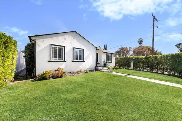 $5,750 | 5400 Columbus Avenue, Sherman Oaks, CA 91411