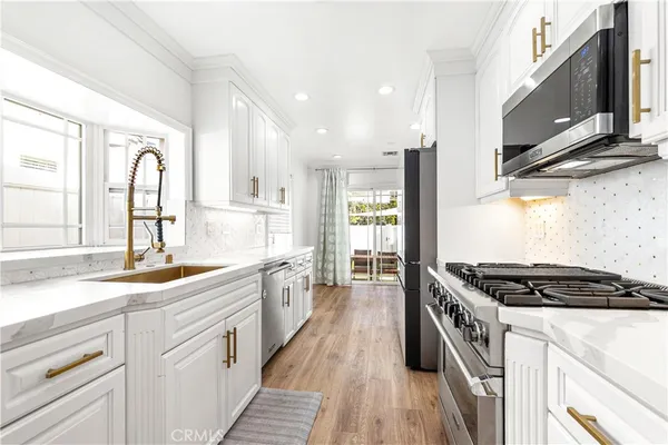 $5,750 | 5400 Columbus Avenue, Sherman Oaks, CA 91411