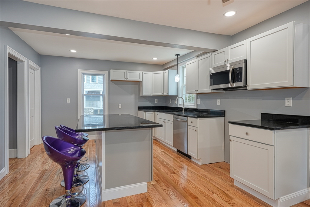 52 Concord Road Billerica, MA 01821 - Photo 4 of 40