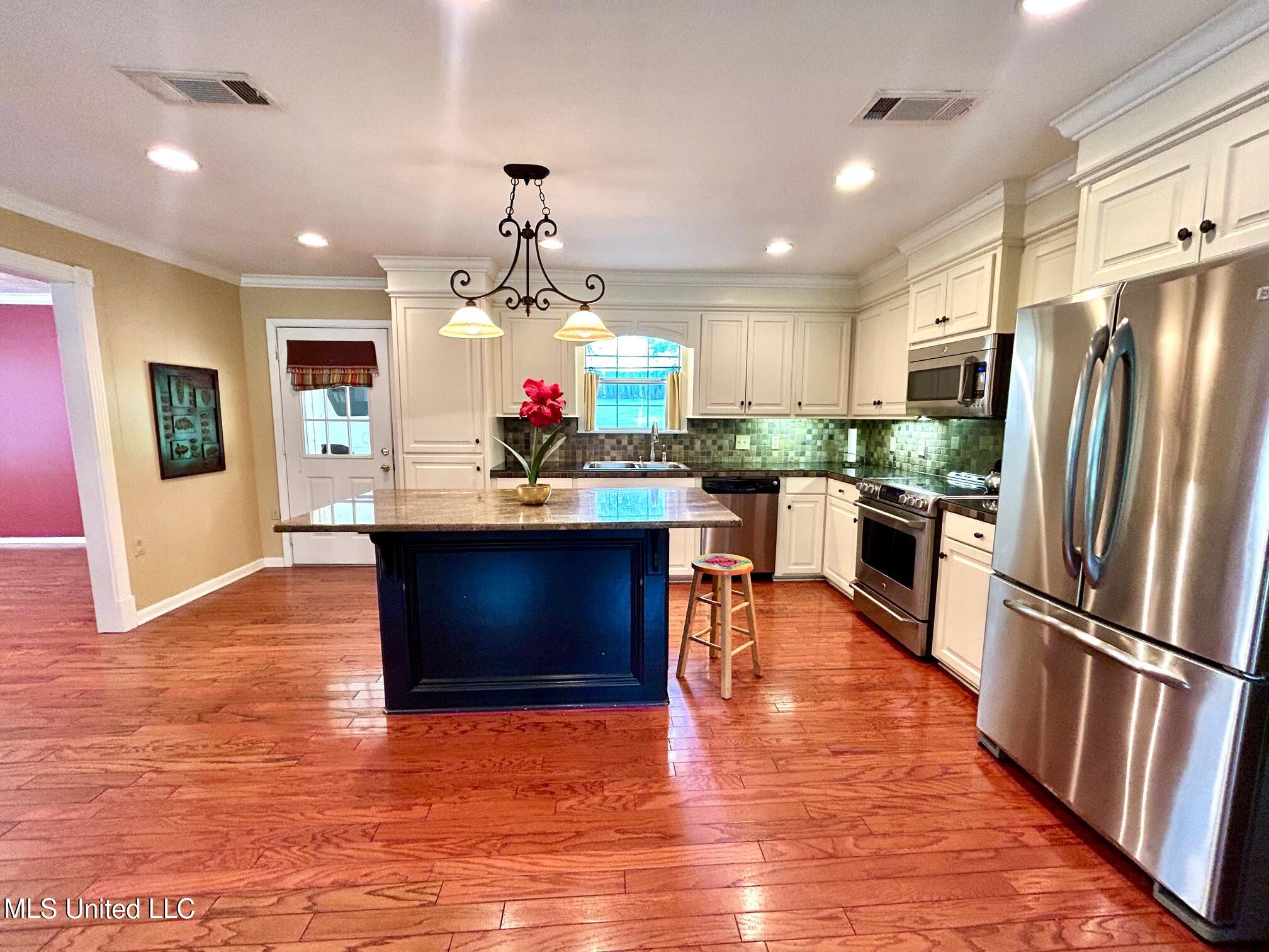 1211 North Jordan Street Carthage, MS 39051 - Photo 12 of 47 IMG_1948