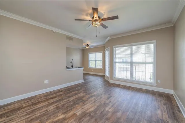 $235,000 | 11614 Tomahawk Creek Parkway, Unit I, Leawood, KS 66211