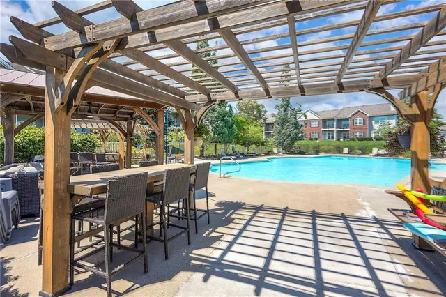 $235,000 | 11614 Tomahawk Creek Parkway, Unit I, Leawood, KS 66211