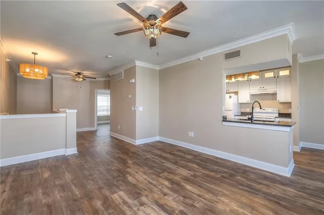 $235,000 | 11614 Tomahawk Creek Parkway, Unit I, Leawood, KS 66211