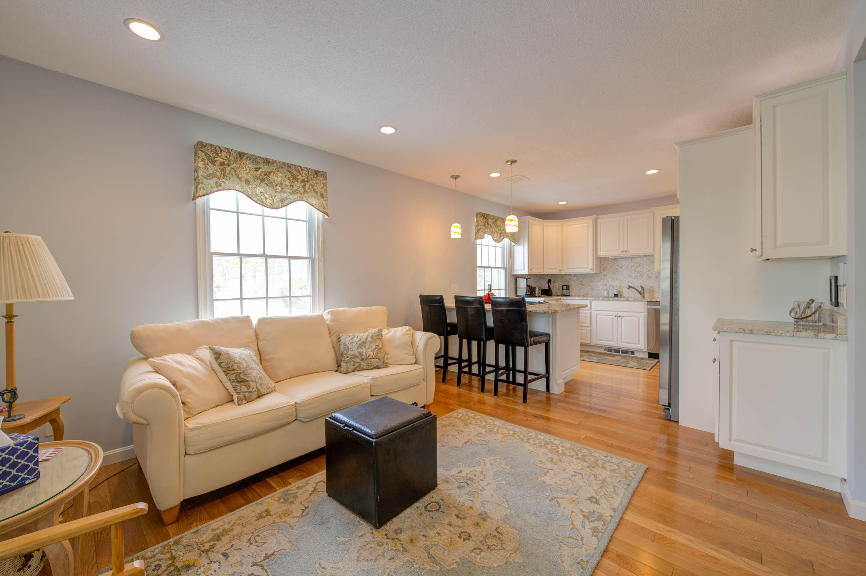 327 Shore Road, Unit 2 Ogunquit, ME 03907 - Photo 5 of 18 pic-8