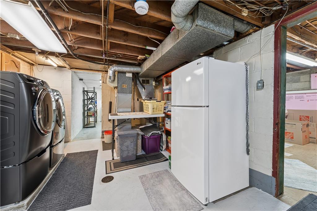 945 Roland Road Pittsburgh, PA 15221 - Photo 27 of 35