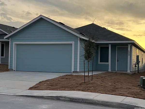 $2,200 | 523 Layne Overlook, San Antonio, TX 78253