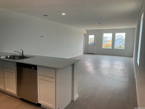 $2,200 | 523 Layne Overlook, San Antonio, TX 78253