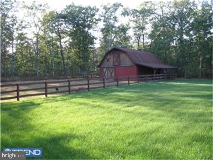48 Oriental Road Shamong, NJ 08088 - Photo 22 of 24 Barn