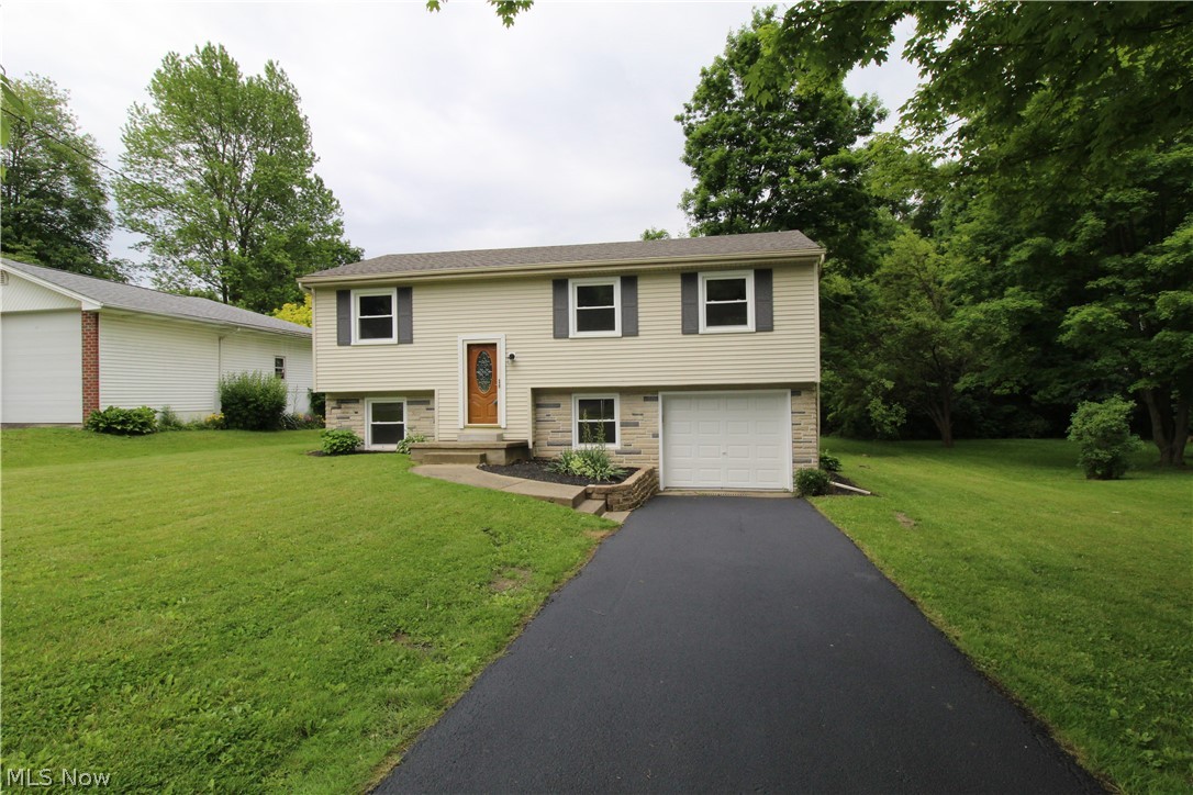 3967 New Road Youngstown, OH 44511 - Photo 2 of 21 Gallery Image 2