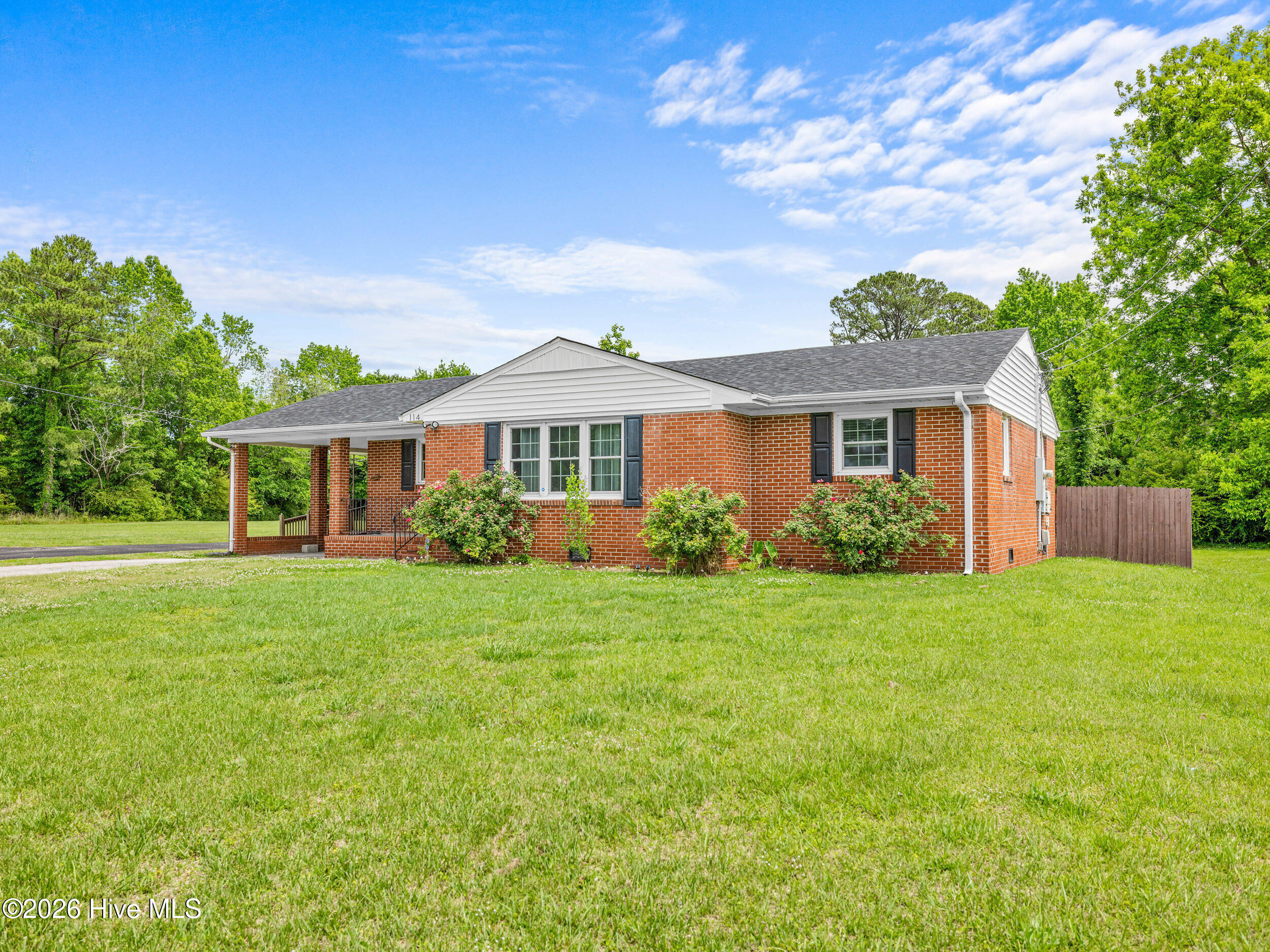 114 Country Club Road Jacksonville, NC 28546 - Photo 5 of 43 a02a0013