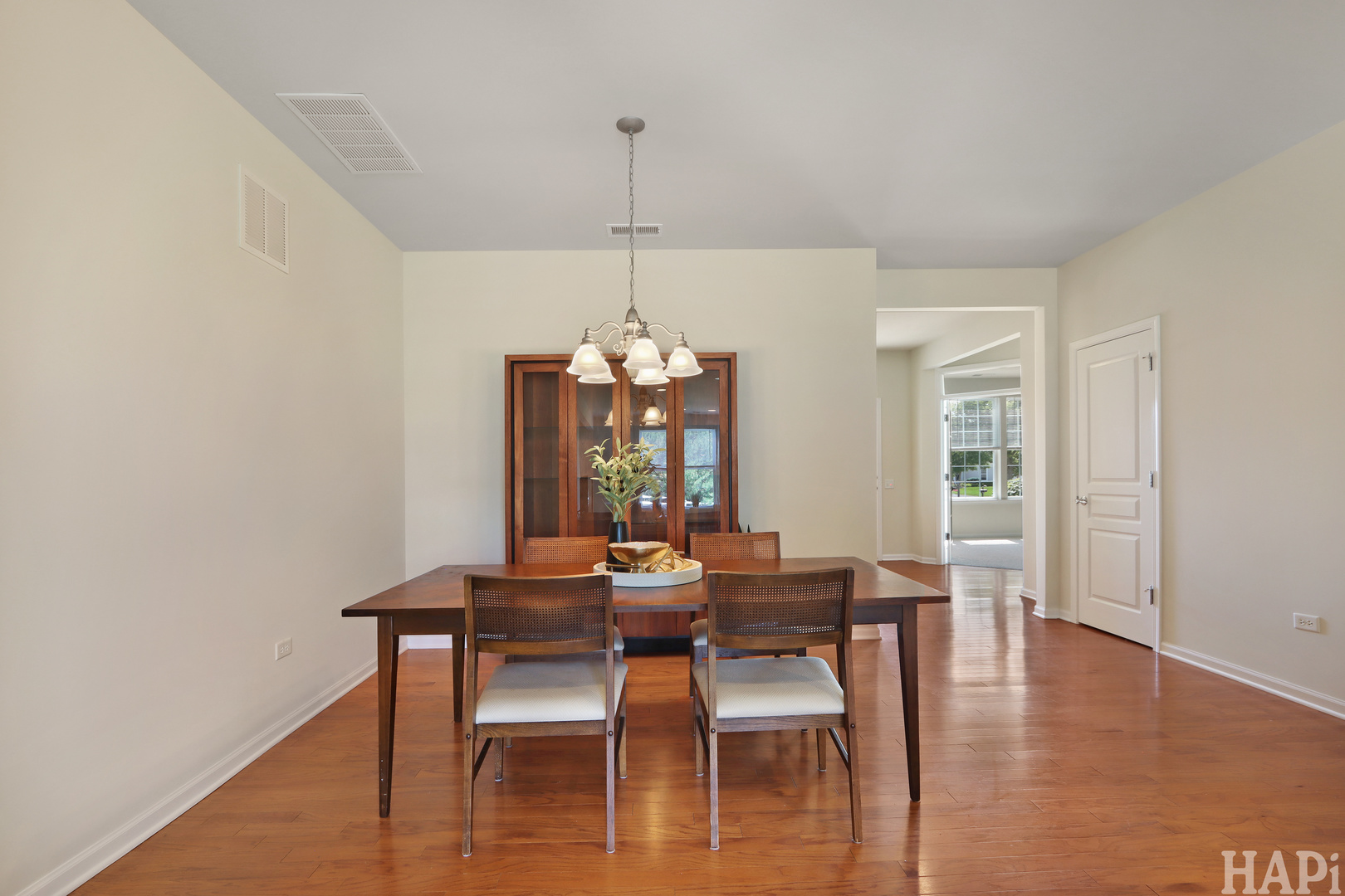 3142 Ravinia Circle Mundelein, IL 60060 - Photo 4 of 27 Gallery Image 4
