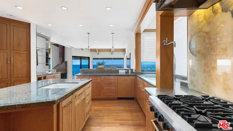 $10,850,000 | 24680 Malibu Road, Malibu, CA 90265