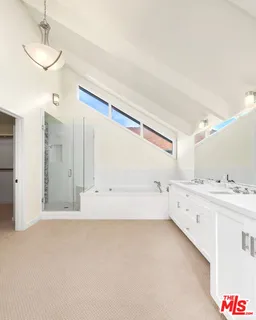 $10,850,000 | 24680 Malibu Road, Malibu, CA 90265