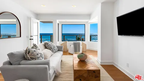 $10,850,000 | 24680 Malibu Road, Malibu, CA 90265