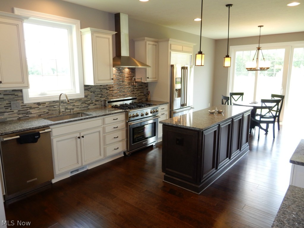 7623 Rimrock Road Medina, OH 44256 - Photo 5 of 20 Open Kitchen With Access To Back Yard!