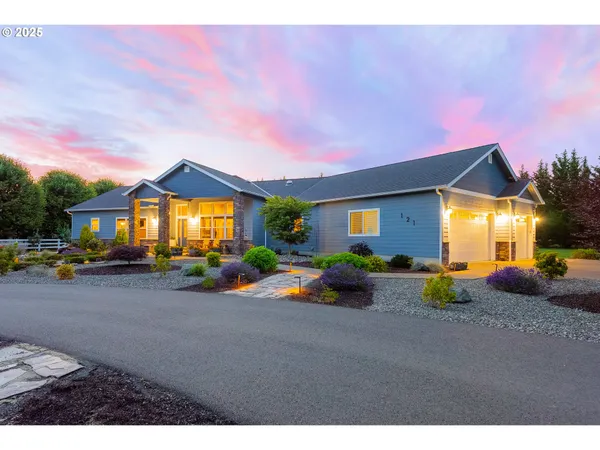 $1,154,900 | 121 Wild Goose Lane, Roseburg, OR 97470