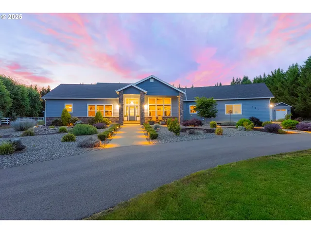 $1,179,900 | 121 Wild Goose Lane, Roseburg, OR 97470