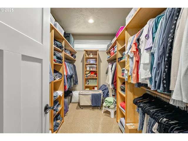 $1,179,900 | 121 Wild Goose Lane, Roseburg, OR 97470